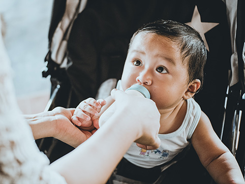Use baby bottles with formula feeding.